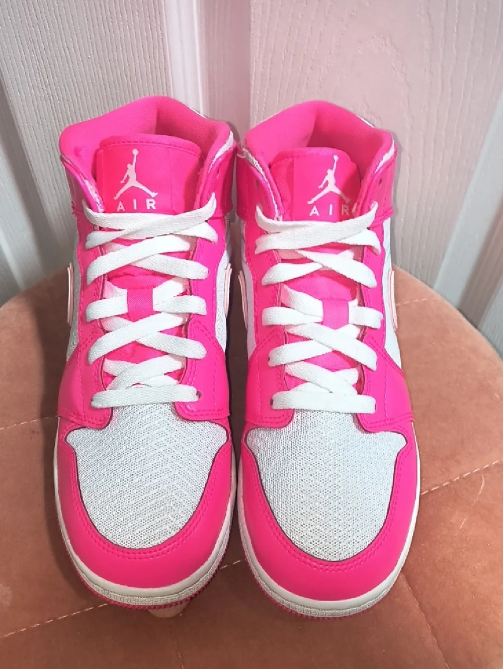 Nike Air Jordan 1 Mid – GS Hyper Pink Size 6Y / Women’s 7.5 - 8